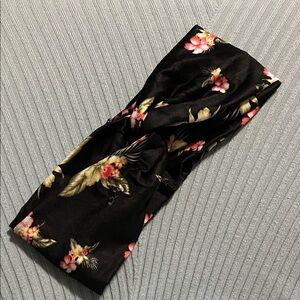NWOT Floral Black Headband